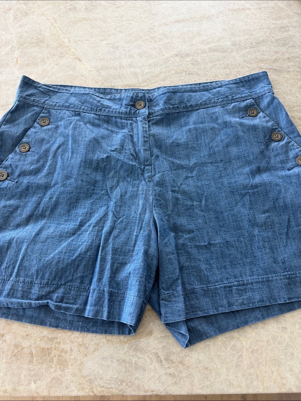 Isaac Mizrahi Shorts Women's Size 14